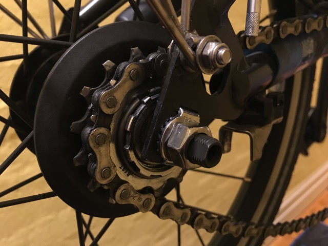 taking gears off bike wheel